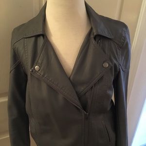 🎁 SALE! 🎁 Gray Pleather Moto Jacket/Great Detailing